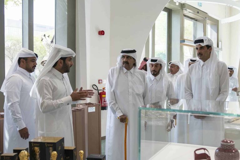 أمير قطر و والده watanserb.com