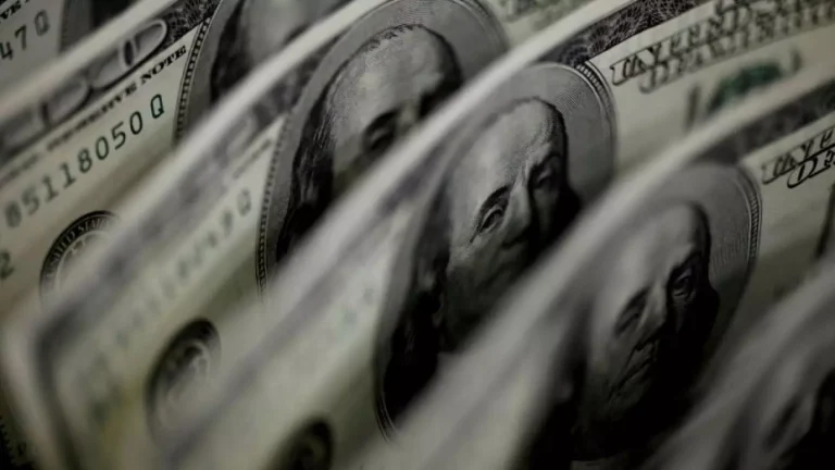 أسوأ أداء للدولار منذ 13 عاما بعد مفاجأة التضخم الأميركي.. ما التبعات؟ سعر الدولار الأمريكي watanserb.com