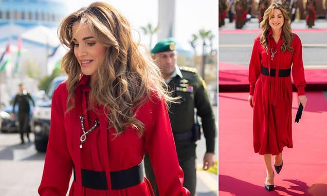 الملكة رانيا ارتدت فستاناً قديماً في خطاب الملك أمام البرلمان.. هل أحرجها تناول الإعلام لبذخها! من هو المصمم اللبناني الذي ارتدت الملكة رانيا فستانه مرتين؟ watanserb.com