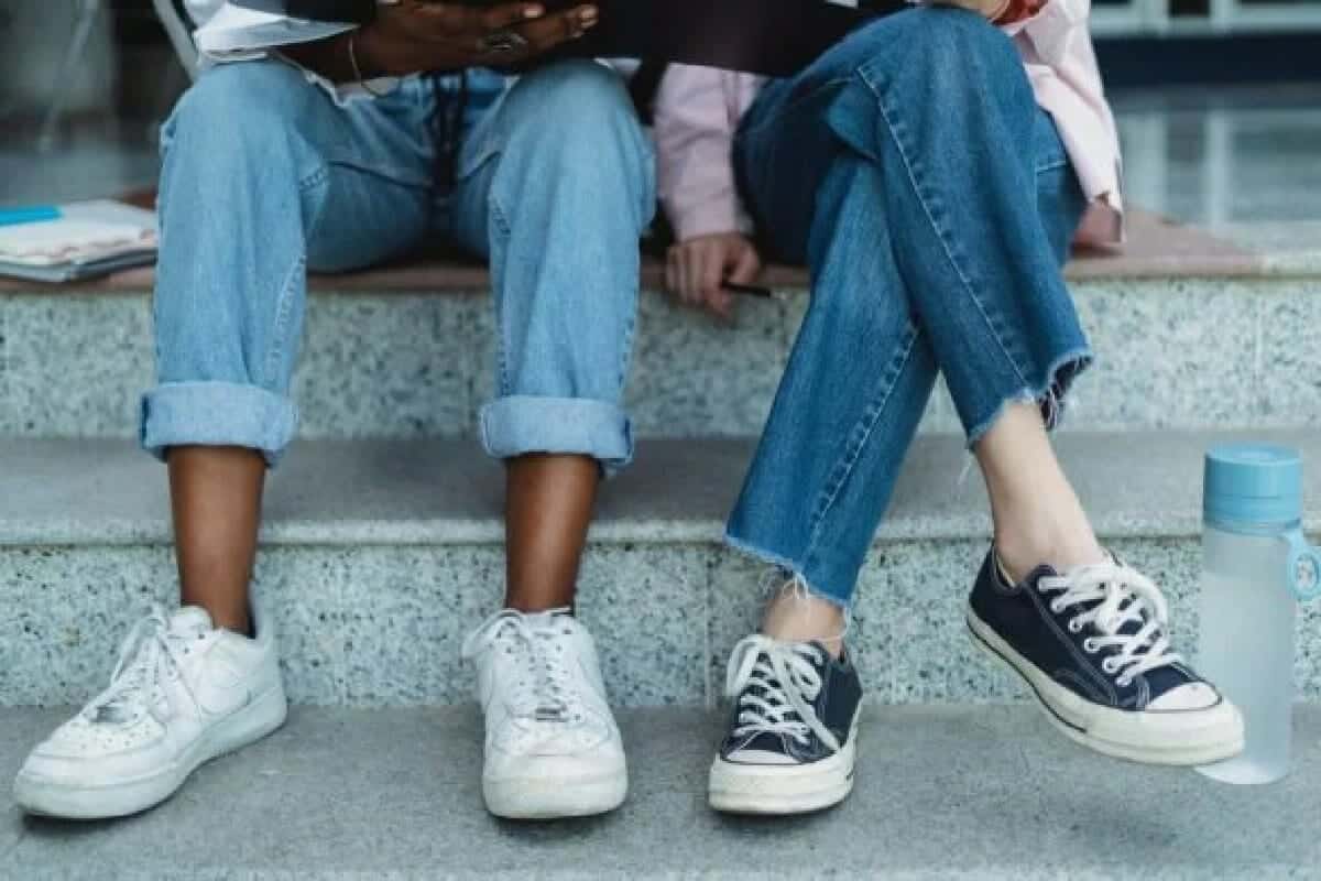 شملت الدراسات كل مجالات الحياة، لكن ما لم نتوقعه هو أن دراسة سويدية حديثة، بحثت في مقاس أحذية البشر المرتبط يمتوسط العمر المتوقع لديهم