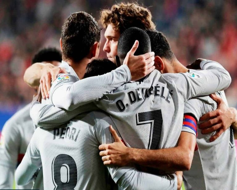 رغم طرد ليفاندوفسكي وبيكيه .. برشلونة ينتزع صدارة الدوري الإسباني (فيديو) مباراة برشلونة وأساسونا في الدوري الإسباني watanserb.com