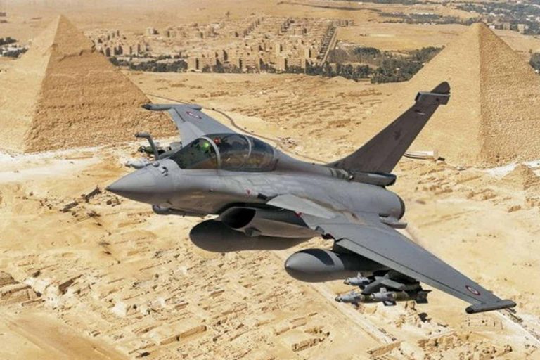 سقوط طائرة حربية في مصر.. الثانية خلال أشهر ولنفس السبب سقوط طائرة حربية في مصر watanserb.com