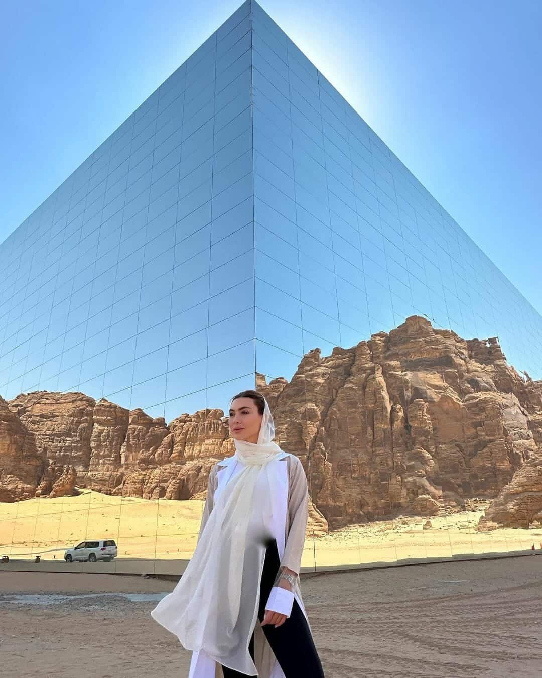 ستيفاني صليبا