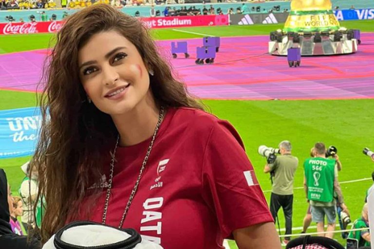 علا الفارس تخطف الأنظار بجمال ساحر وسط جماهير المونديال (شاهد) علا الفارس watanserb.com