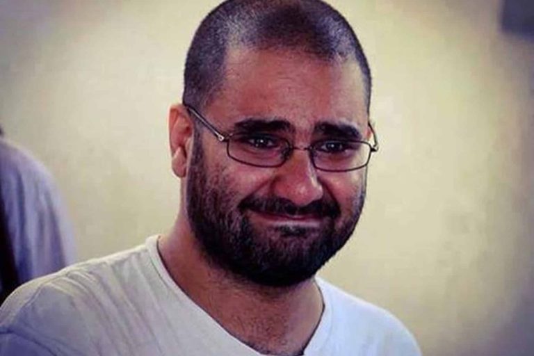 الناشط المصري علاء عبدالفتاح تحول إلى هيكل عظمي مغطًّى بالجلد !(شاهد) علاء عبدالفتاح watanserb.com