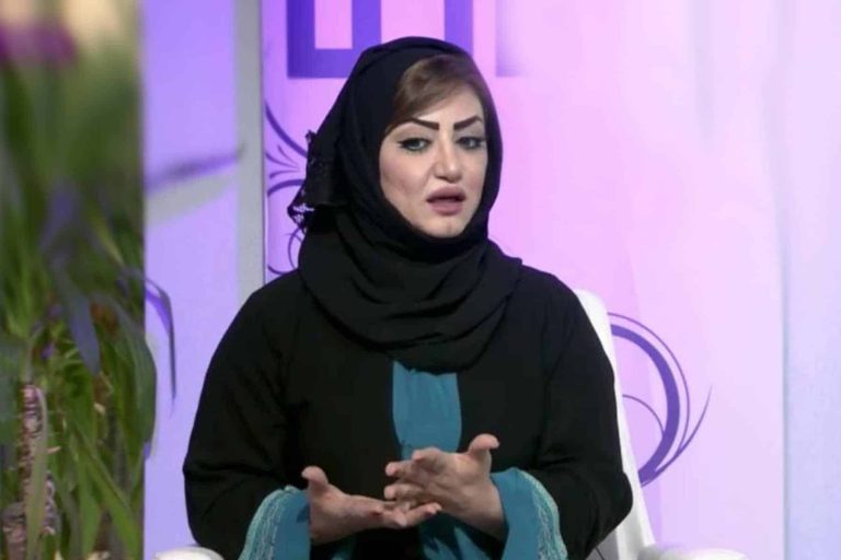 لورين عيسى على سرير بملابس فاضحة على مقربة من الحرم (فيديو) لورين عيسى watanserb.com
