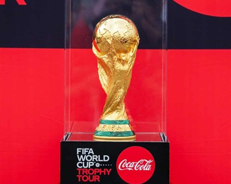 وصول كأس العالم 2022 إلى قطر بعد جولة عالمية (شاهد) وصول كأس العالم 2022 إلى قطر watanserb.com