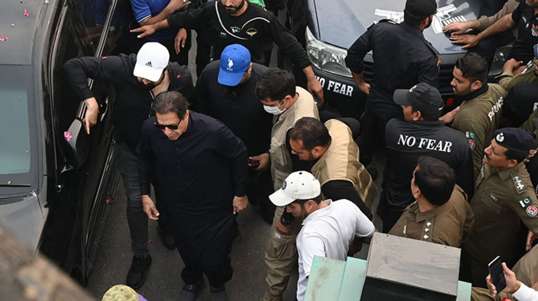 فيديو جديد لمحاولة اغتيال عمران خان.. معجزة أنجته من موت محقق اغتيال عمران خان watanserb.com