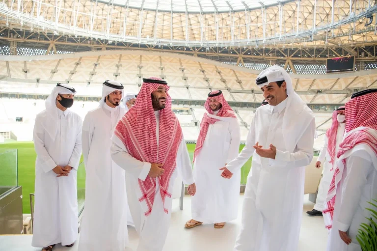 “محمد بن سلمان في قطر”.. سعوديون يحتفلون بانطلاق المونديال بعد وصفه بـ”بطولة الشواذ” محمد بن سلمان في قطر watanserb.com