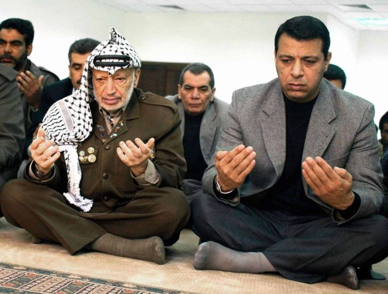 بينما يُتهم بتسميمه.. دحلان يطالب بمحاسبة قتلة ياسر عرفات ويترحم عليه محمد دحلان watanserb.com