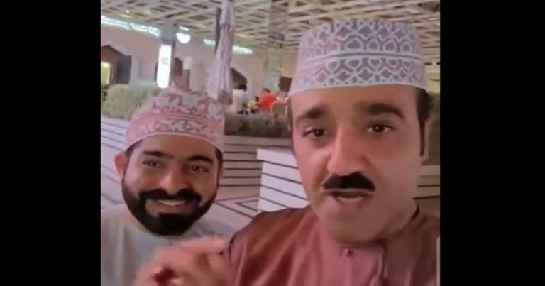 مواطن عُماني يقسم بتطليق زوجته حال هزيمة السعودية ويثير موجة غضب ضده(شاهد) مواطن عُماني يقسم بتطليق زوجته watanserb.com