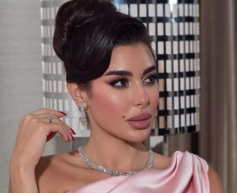 ياسمين صبري تثير السخرية بملابسها في مونديال قطر والجمهور يحذرها من رونالدو! (شاهد) ياسمين صبري تثير السخرية بملابسها في مونديال قطر والجمهور يحذرها من رونالدو! (شاهد) watanserb.com