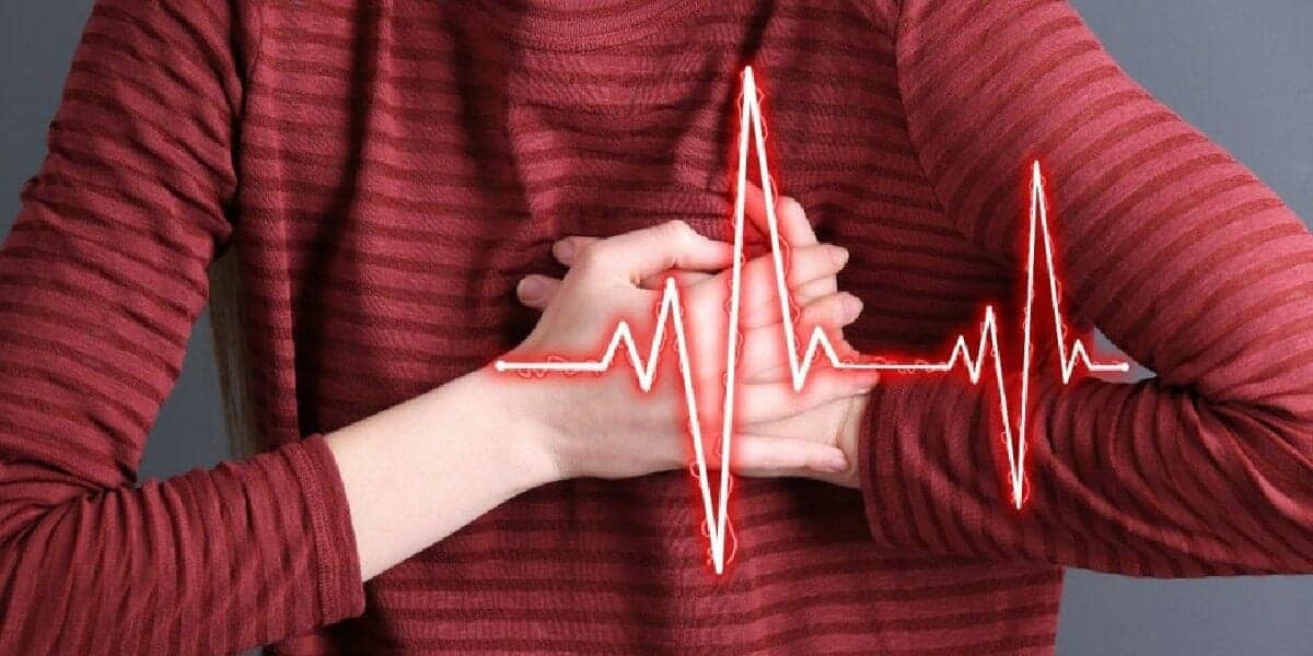 يتميز خفقان القلب بعدم انتظام ضربات القلب