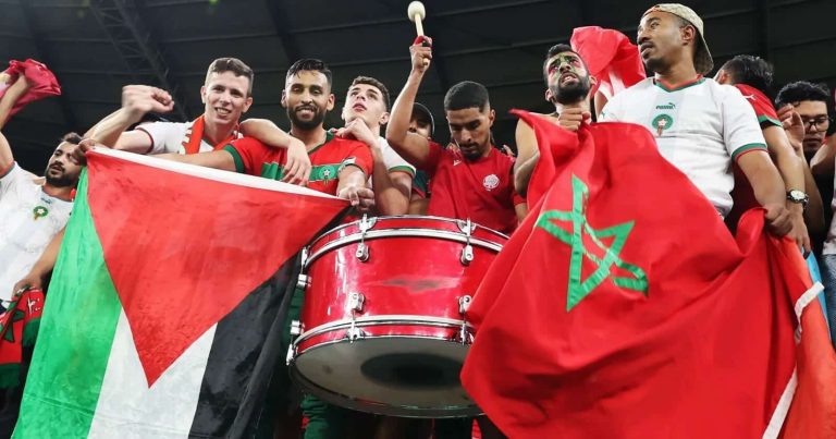 نيو يورك تايمز: فلسطين حاضرة في مونديال قطر رغم موجات التطبيع العربية فلسطين في مونديال قطر watanserb.com