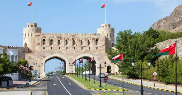 عمانيون يطالبون بتجريم شرب الخمور في السلطنة.. ما القصة؟ الخمر في سلطنة عمان watanserb.com