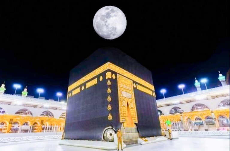الكشف عن ظاهرة فلكية نادرة فوق الكعبة المشرفة.. هذا ما سيحدث! القمر سيتعامد على الكعبة المشرفة watanserb.com