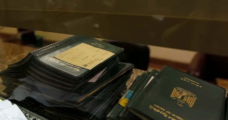 مصر.. ضبط حوت الذهب “مستر أليكس” وبحوزته كنز بعد تخفٍّ 10 سنوات ضبط حوت الذهب watanserb.com