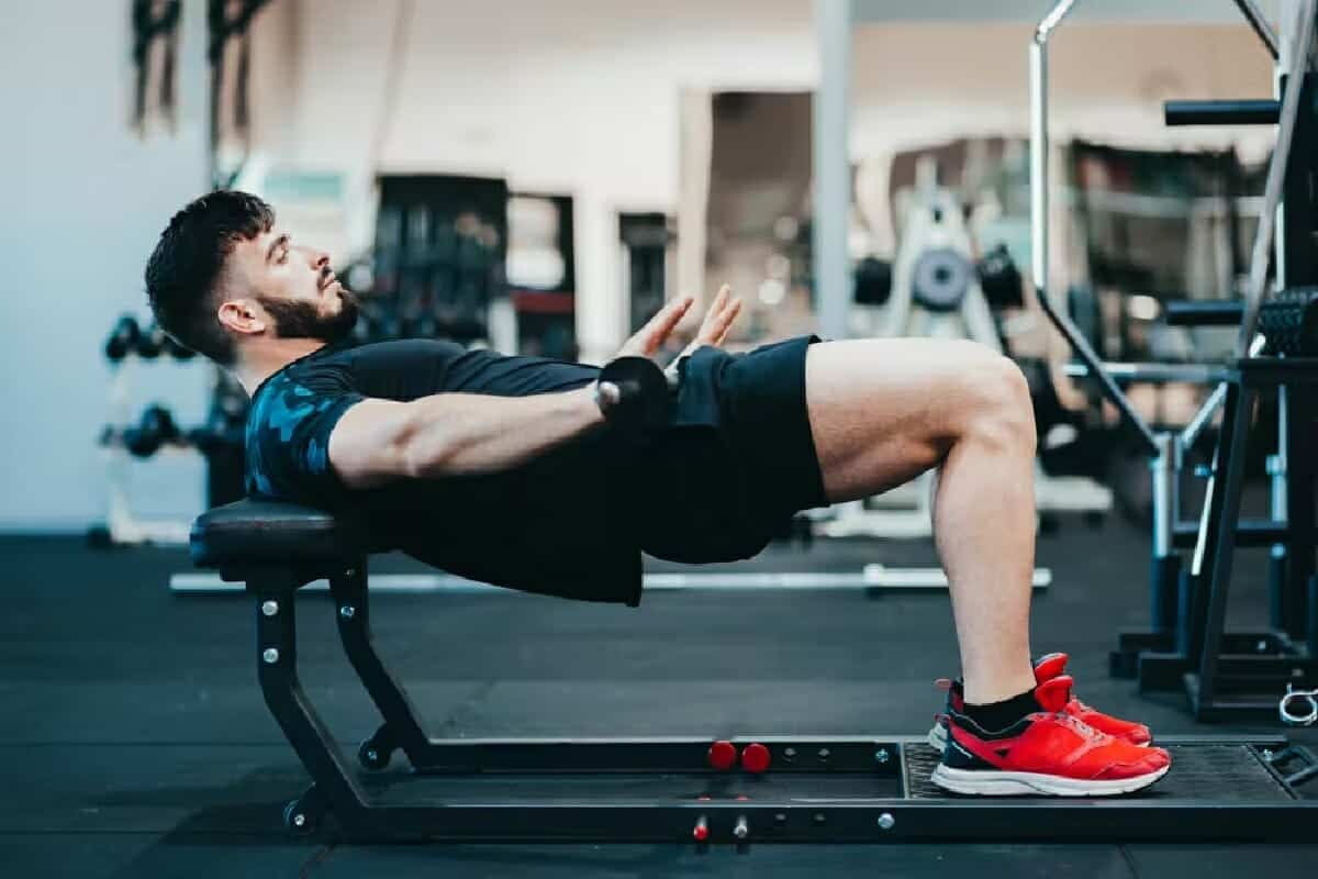 يتبع معظم الناس اليوم وجيل الألفية بالتحديد، موضة الحصول على أرداف قوية؛ لكن قبل كل شيء هذا أمر مهم جدًا لاستقرار وعمل الوركين والحوض بشكل صحيح