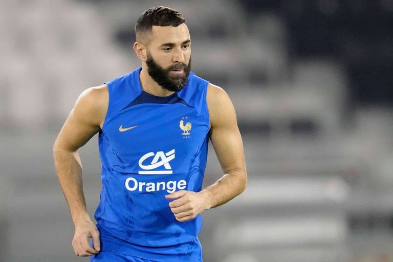 بنزيما يُصفي حساباته مع نجوم فرنسا وطبيب الديوك يكشف كواليس استبعاده اعتزل بنزيما دولياً مع منتخب فرنسا watanserb.com
