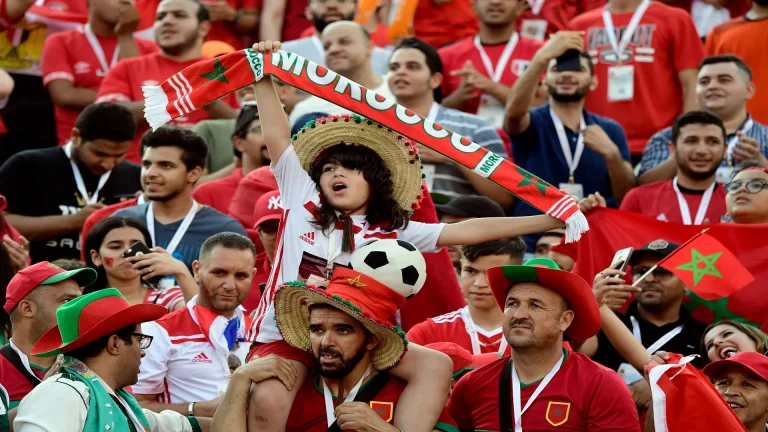المغرب وكندا.. زحف مغربي نحو الدوحة قبل المباراة الحاسمة (فيديو) مباراة المغرب وكندا watanserb.com