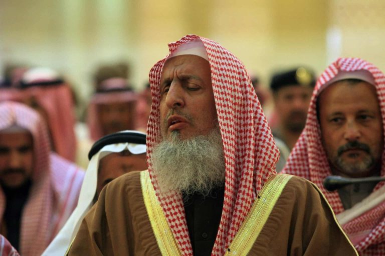 دعوة “كبار العلماء” لطالبان بشأن حقوق المرأة في التعليم تتحول لقنبلة غضب ضد الهيئة منع النساء من التعلم watanserb.com