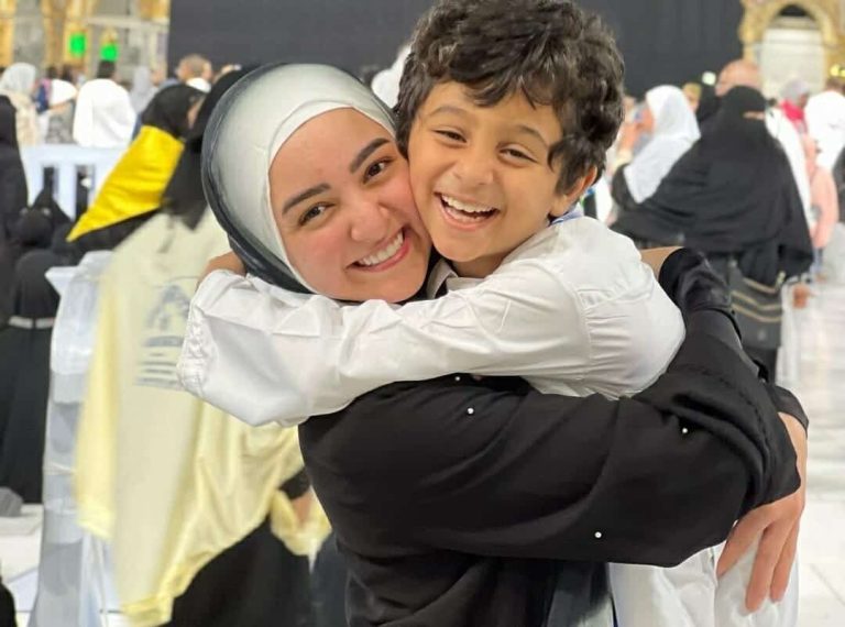 هلا رشدي ترد على فيديو الكعبة المثير للجدل.. أغنية وموسيقى وسط الحرم! (شاهد) watanserb.com