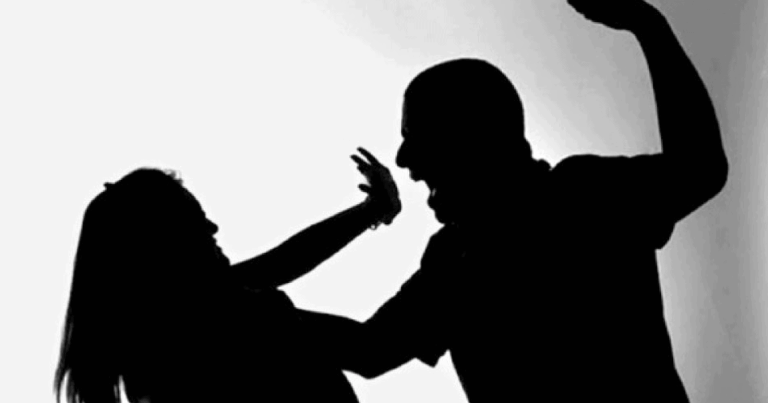 “هتموتي بين إيدي”.. أردنية تصرخ بشكل هستيري تحت تعنيف زوجها (شاهد) أردنية تصرخ بشكل هستيري watanserb.com