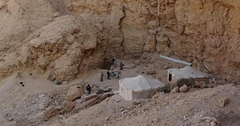 صور المقبرة الملكية الجديدة المكتشفة في مصر لملكة من الأسرة الـ18 المقبرة الملكية الجديدة watanserb.com