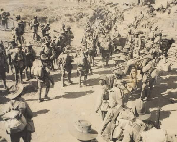 القوركا في فلسطين.. اثناء تقدمهم لاحتلال غزة عام ١٩١٧