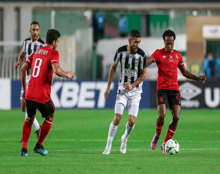أحمد قندوسي يوقع مع الأهلي المصري watanserb.com