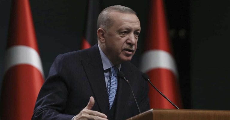 “من أنتم؟”.. رد ناري من أردوغان على واقعة حرق المصحف بالسويد (فيديو) أردوغان watanserb.com