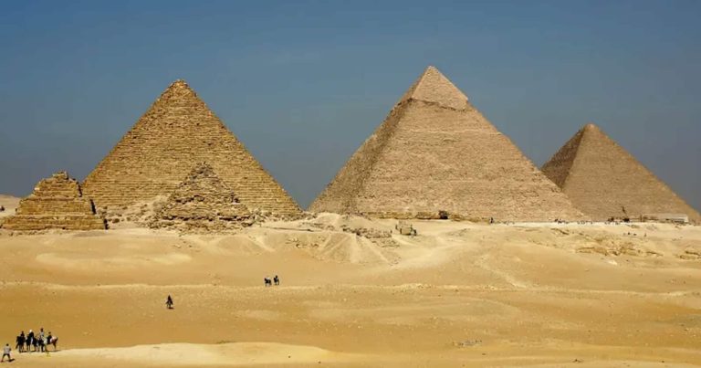 علماء خرجوا عن صمتهم وكشفوا حقيقة ظواهر غريبة تحدث في الأهرامات حقيقة ظواهر غريبة في الأهراماتwatanserb.com