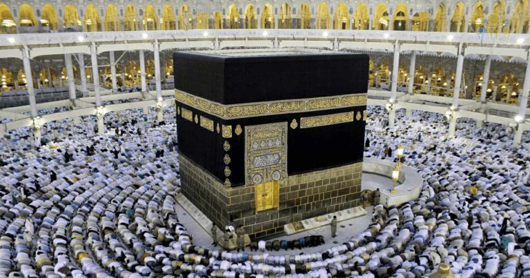 الأمطار تغسل الكعبة watanserb.com