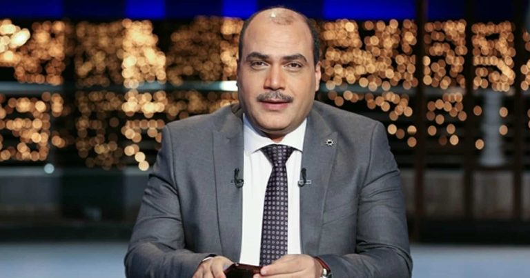 الإعلامي محمد الباز يهاجم عمرو أديب ويصفه بالعميل السعودي.. لماذا؟!(شاهد) الإعلامي محمد الباز watanserb.com