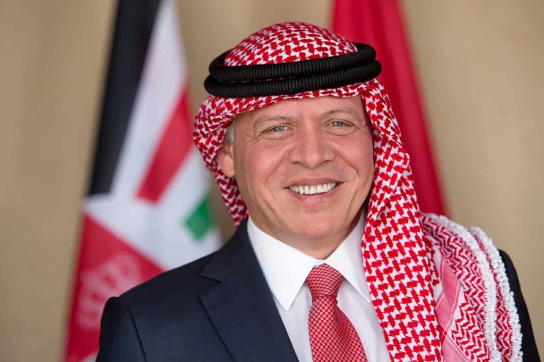 الملكة رانيا تنشر صورة رومانسية مع الملك عبدالله الثاني: “ممتنة لكل يوم معك” عيد ميلاد الملك عبدالله الثاني watanserb.com
