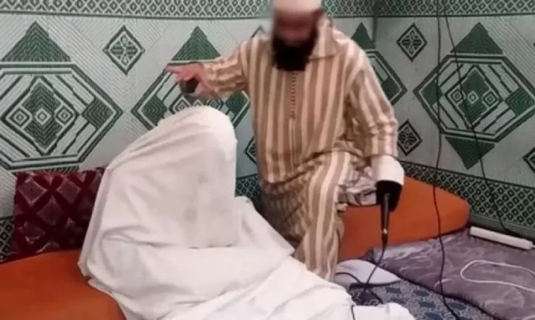 راقٍ شرعي مغربي يغتصب شقيقتين.. والتحقيق يكشف مفاجآت أخرى! راقي شرعي مغربي يغتصب شقيقتين.. والتحقيق يكشف مفاجآت أخرى! watanserb.com