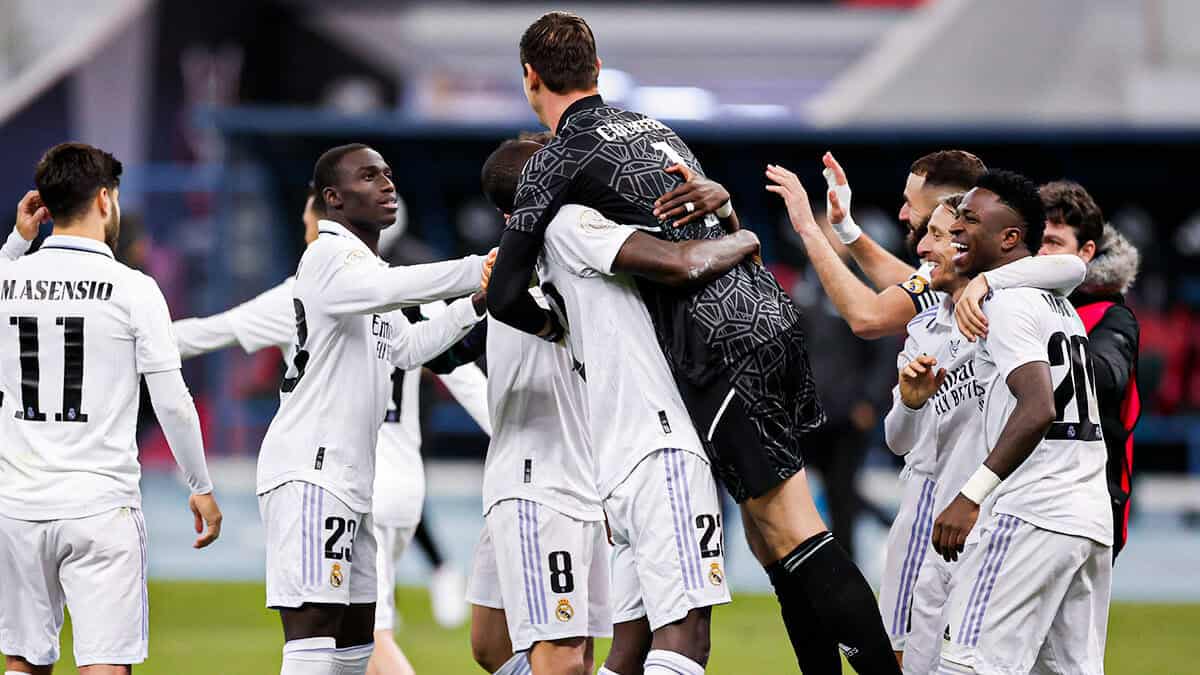 ريال مدريد إلى نهائي السوبر الإسباني بعد فوزه على خفافيش فالنسيا (شاهد) ريال مدريد يفوز على فالنسيا بركلات الترجيح watanserb.com