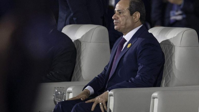 السيسي والازمة الاقتصادية watanserb.com