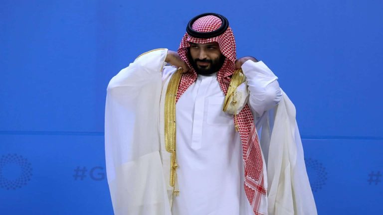 في السعودية.. حديث إمام المسجد بأمر ولي العهد (فيديو) قمع محمد بن سلمان watanserb.com