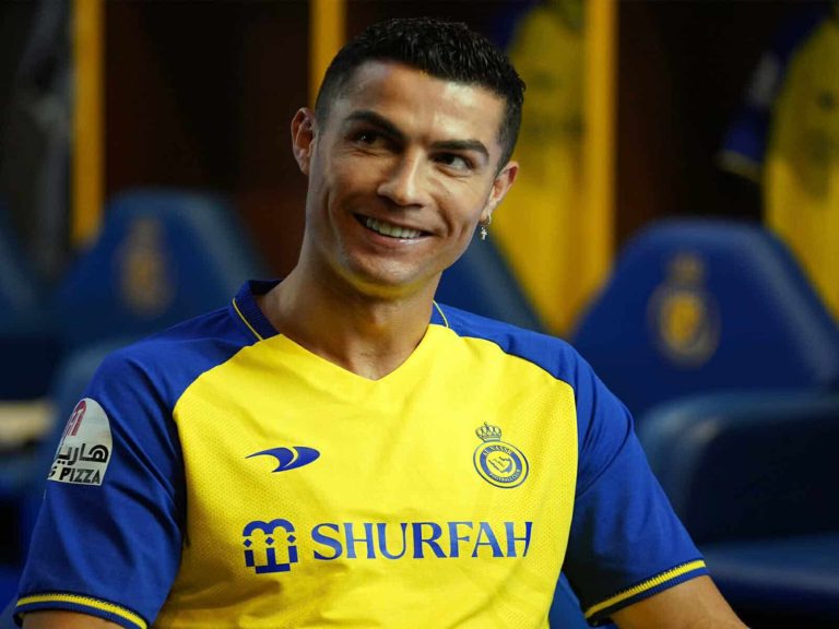 ردة فعل رونالدو بعد فوز النصر على الطائي في الدوري السعودي (شاهد) تفاعل رونالدو بعد فوز النصر على الطائي watanserb.com