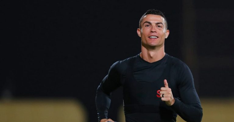 تدريبات عنيفة لرونالدو بصالة ألعاب النصر تكشف عن قوة بدنية هائلة (شاهد) تدريبات كريسيتيانو رونالدو واللياقة البدنية watanserb.com