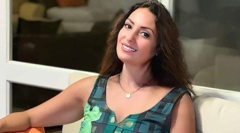 نرمين الفقي على البحر بإطلالة عالمية بسعر خيالي (شاهد) watanserb.com