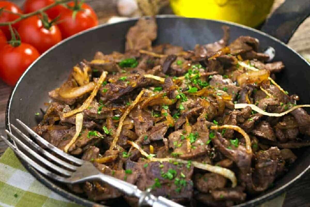 يحتوي كبد البقر على الفيتاميات والمعادن