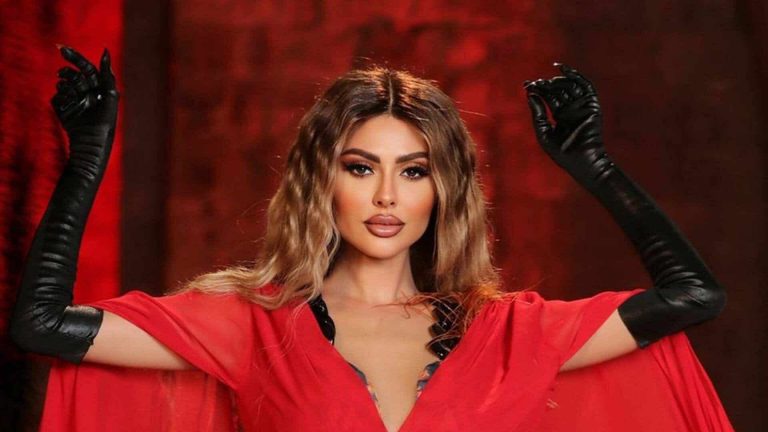 مريم حسين تكشف صدرها بالخطأ قبل وصلة رقص مع المدرب (فيديو) مريم حسين تكشف صدرها بالخطأ قبل وصلة رقص مع المدرب (فيديو) watanserb.com