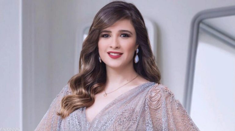 ياسمين عبدالعزيز تطلب حقنة فيلر لشفتيها أمام الجميع وشكلها يرعب الجمهور (فيديو) watanserb.com