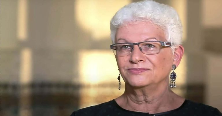 القصة الكاملة لطرد السفيرة الإسرائيلية من محاضرة بجامعة إسبانية ورفع أعلام فلسطين طرد السفيرة الإسرائيلية من جامعة مدريد watanserb.com