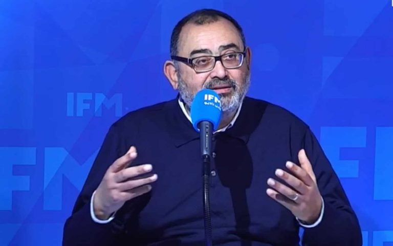 إعلامي تونسي وقيس سعيد watanserb.com