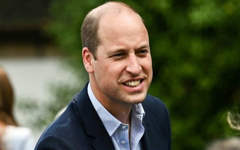 يرتدي الامير ويليام ساعتين watanserb.com