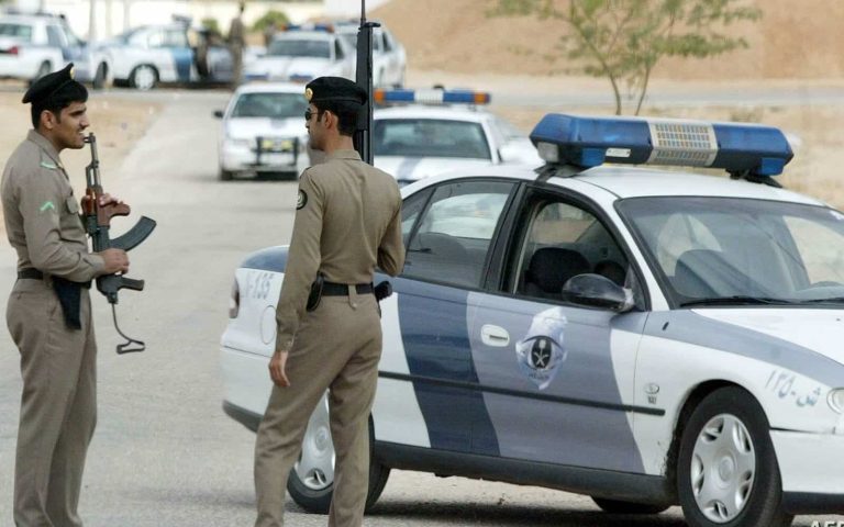 الشرطة السعودية تصادر سيارة مواطن كويتي لرفعه علم بلاده في احتفالات يوم التأسيس! (شاهد) الشرطة السعودية تصادر سيارة مواطن كويتي watanserb.com
