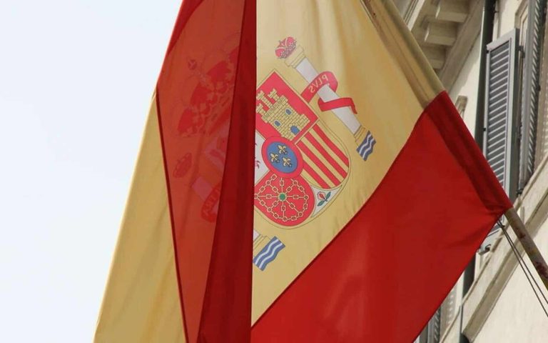 إسبانيا تقر ممارسة الجنس مع الحيوانات بشرط عدم الإضرار بها watanserb.com